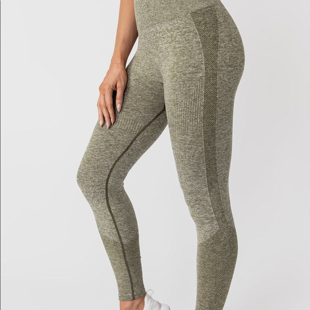seamless Kora leggings bundle